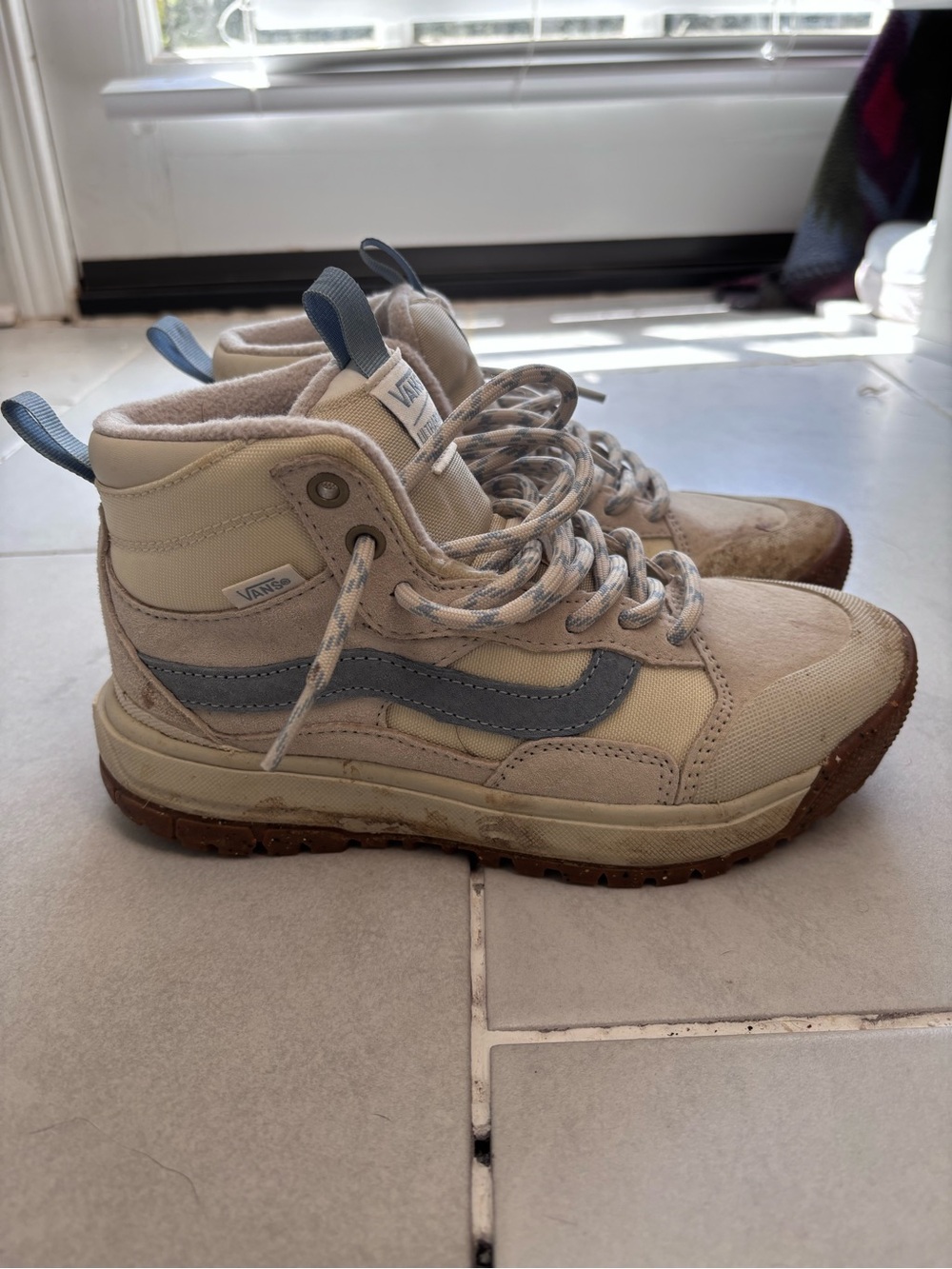 Women’s Vans High-Top Hiking Boots